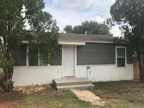 510 Avenue G, Shallowater, TX, 79363-5703 | Card Image