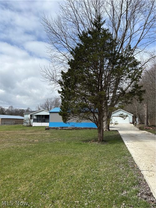 717 Bandy Rd, Deerfield, OH, 44411-9718 | Card Image