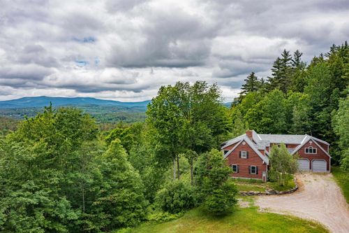 359 Chaves Rd, Londonderry, VT, 05148-9827 | Card Image