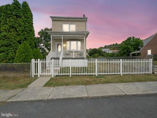 305 Beechwood Ave, POTTSVILLE, PA, 17901-9148 | Card Image