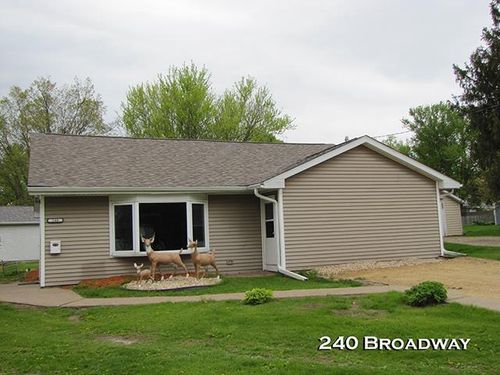 240 Broadway Street, Platteville, WI, 53818 | Card Image