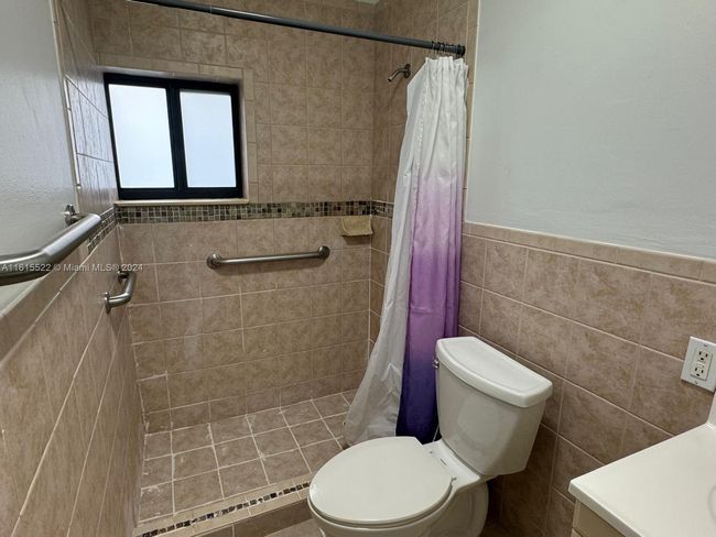 EFFICIENCY - 1370 W 84 Th St, Home with 1 bedrooms, 1 bathrooms and null parking in Hialeah FL | Image 16