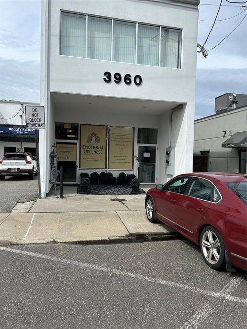 3960 Merrick Rd, Seaford, NY, 11783-2837 | Card Image