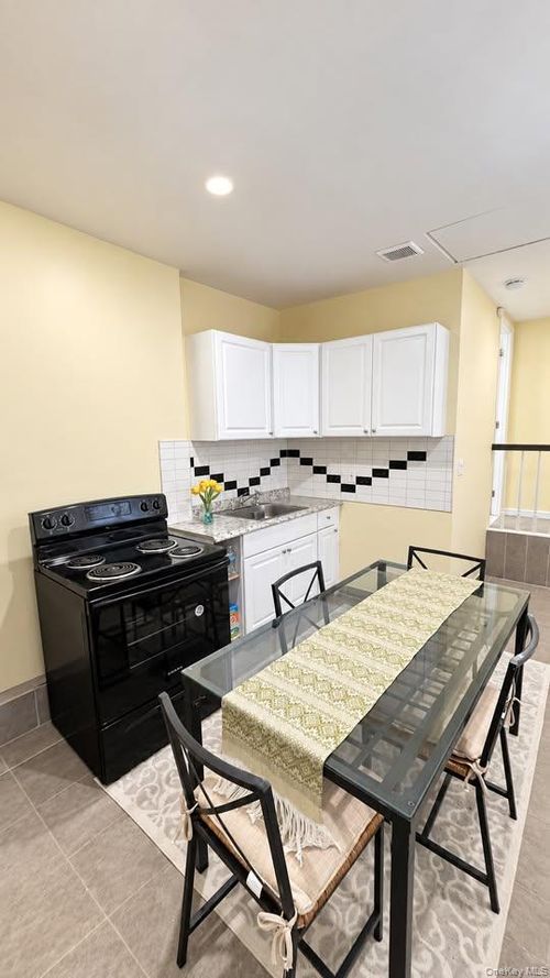 34 Jean Dr, North Babylon, NY, 11703-3208 | Card Image