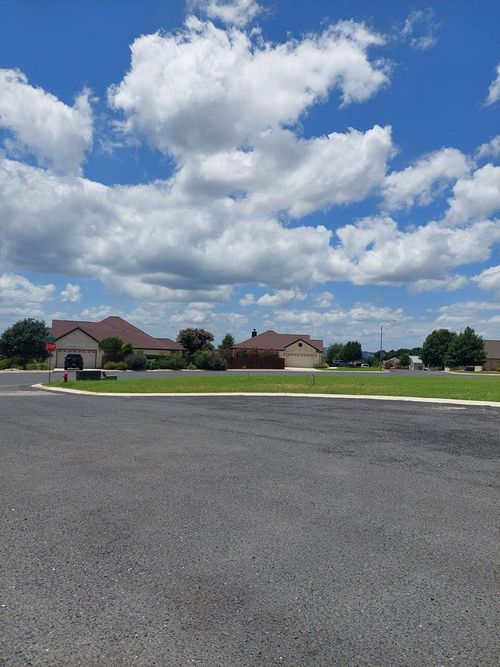 111-602 Atkins Ct, Fredericksburg, TX, 78624-2482 | Card Image