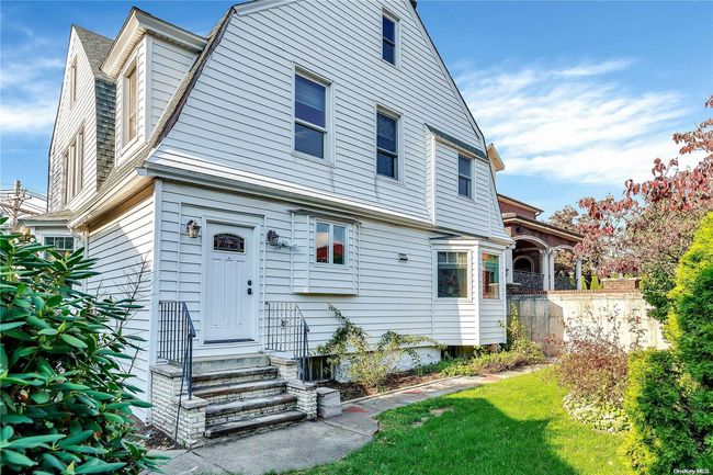 34 Boulevard, House other with 8 bedrooms, 4 bathrooms and null parking in Malba NY | Image 29