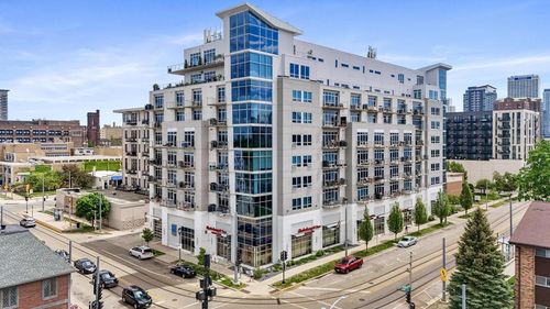 405-601 E Ogden Avenue, Milwaukee, WI, 53202 | Card Image
