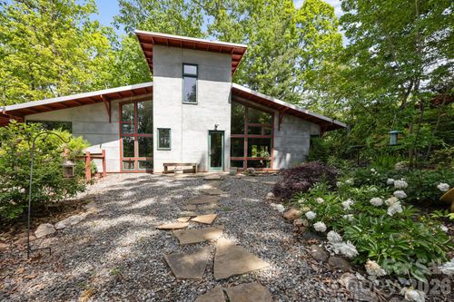 27 Rosebud Ln, Fairview, NC, 28730-8721 | Card Image