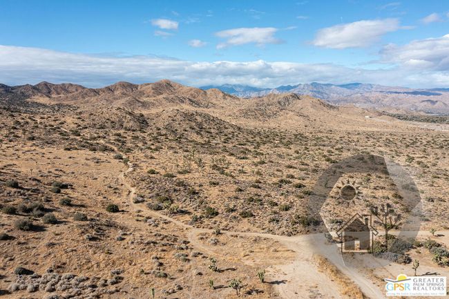 57795 Santa Barbara Dr, House other with 2 bedrooms, 2 bathrooms and 10 parking in Yucca Valley CA | Image 41