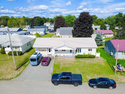 3 County Street, East Millinocket, ME, 04430 | Card Image