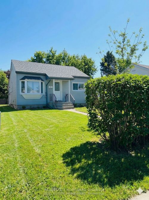 13 Pine St, Ajax, ON, L1S1X8 | Card Image