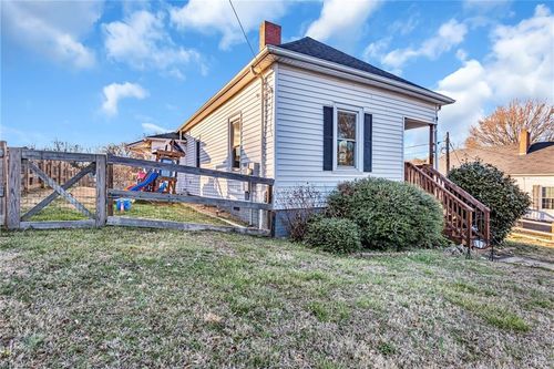 654 Main St Sw, Concord, NC, 28027-6406 | Card Image