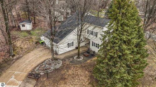 5578 Heritage Way, Traverse City, MI, 49685-8960 | Card Image