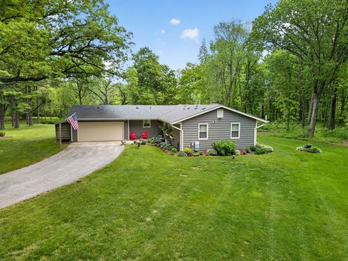 43W239 Hazelwood Trl, St. Charles, IL, 60175-8121 | Card Image