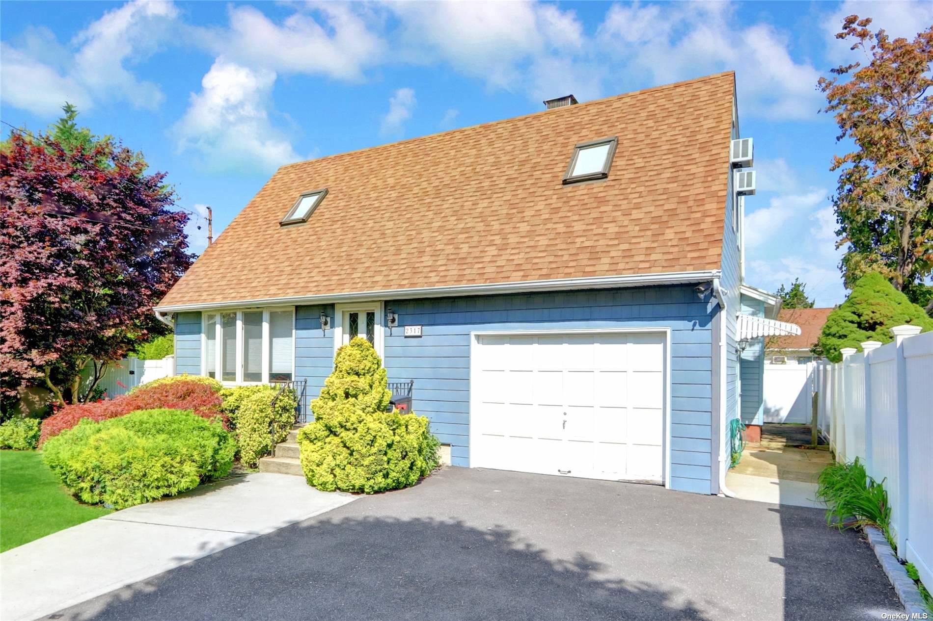 Lincoln St, North Bellmore, NY 11710