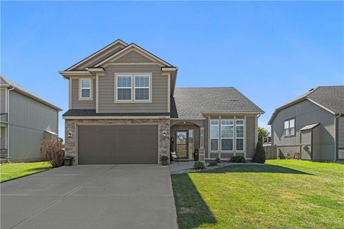 16703 Sheehan Rd, Basehor, KS, 66007-8223 | Card Image