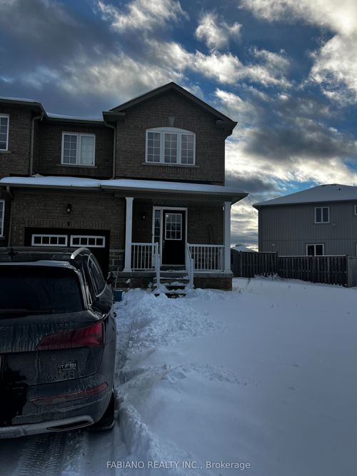 9 Admiral Cres, Angus, ON, L0M1B4 | Card Image