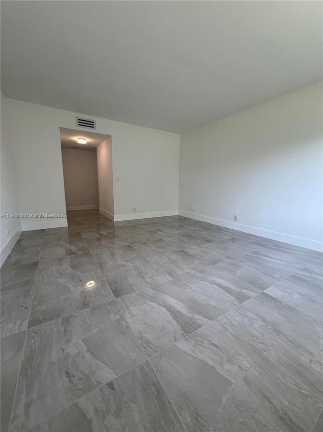 APT-104 - 16461 Blatt Blvd, Condo with 2 bedrooms, 2 bathrooms and null parking in Weston FL | Image 12