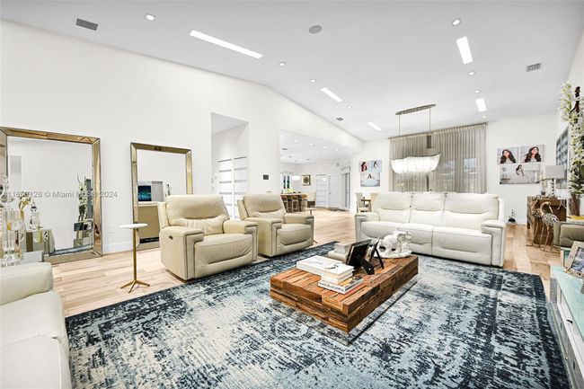 433 Nw 127 Th Ave, House other with 5 bedrooms, 4 bathrooms and null parking in Miami FL | Image 54