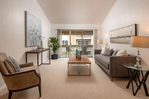 326-4600 Lamont St, San Diego, CA, 92109-3529 | Card Image