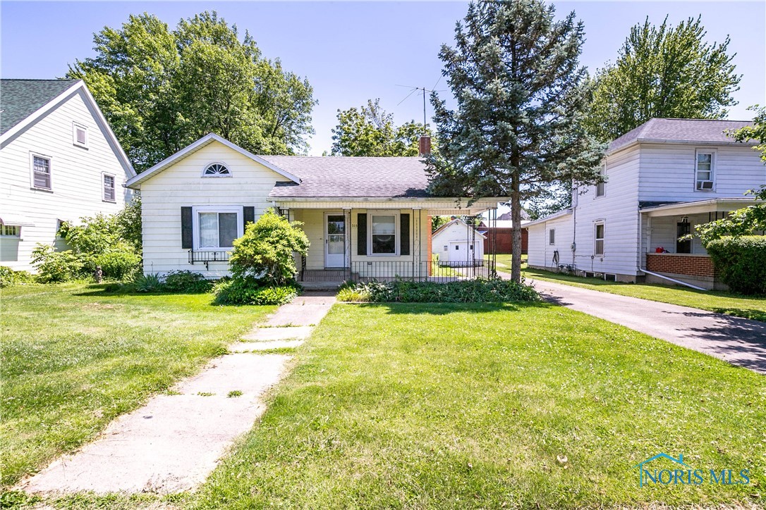 Clinton St, Napoleon, OH 43545