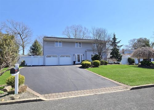 17 Ethan Ln, Ronkonkoma, NY, 11779-2159 | Card Image