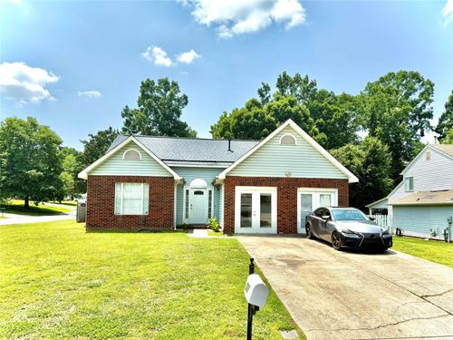 5728 Rocbridge Ln, Charlotte, NC, 28208-2497 | Card Image