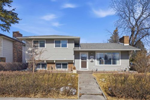 4636 26 Ave Ne, Calgary, AB, T1Y2R8 | Card Image