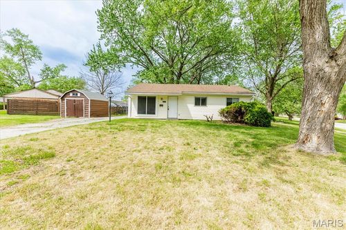 2435 6th Ln, Florissant, MO, 63031-1837 | Card Image