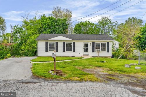 36 Joy Ct, Martinsburg, WV, 25401-0055 | Card Image
