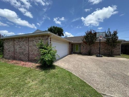 1026 Meadowland Dr, Beaumont, TX, 77706-3852 | Card Image