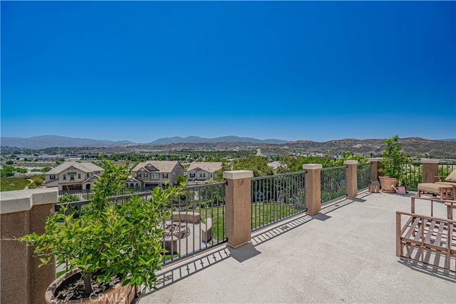 22348 Driftwood Ct, House other with 5 bedrooms, 5 bathrooms and 2 parking in Santa Clarita CA | Image 31