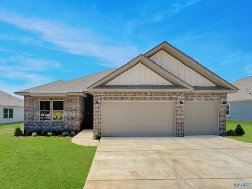 111 Cool Cir, Huntsville, AL, 35811-9881 | Card Image