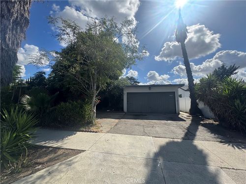 8116 Willis Ave, Panorama City, CA, 91402-4708 | Card Image