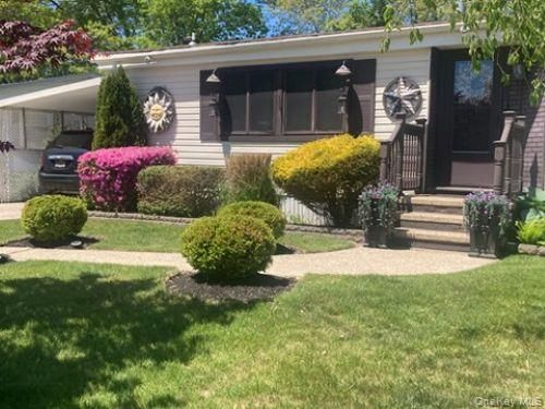 383-1661 Old Country, Riverhead, NY, 11901 | Card Image