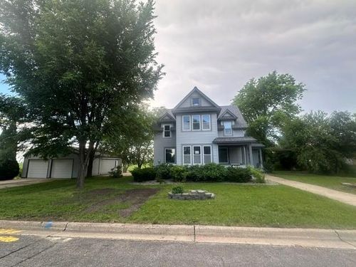 207 S Lake St, Belview, MN, 56214-4015 | Card Image