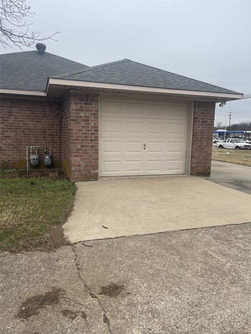 715 W Chestnut Street, Denison, TX, 75020 | Card Image