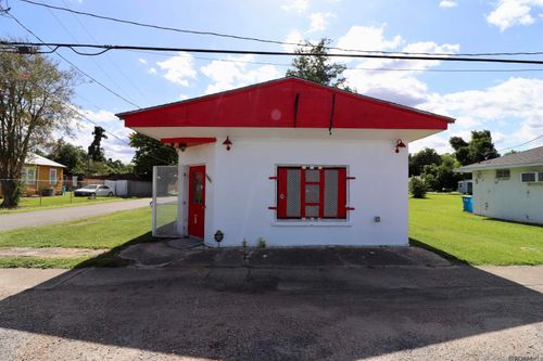1001 New Roads St, New Roads, LA, 70760-2320 | Card Image