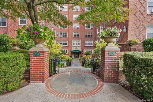 2g-250 Bronxville Rd, Yonkers, NY, 10708-2803 | Card Image