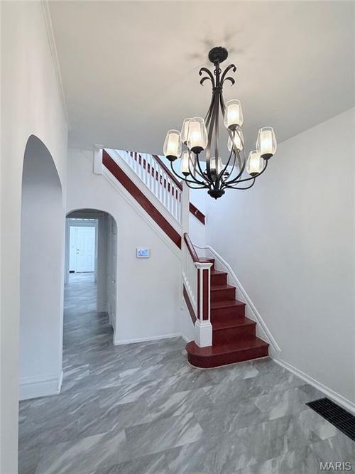 5250 Highland Ave, Saint Louis, MO, 63113-1106 | Card Image