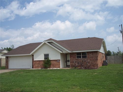 1538 S Heritage Cir, Rogers, AR, 72758-4948 | Card Image
