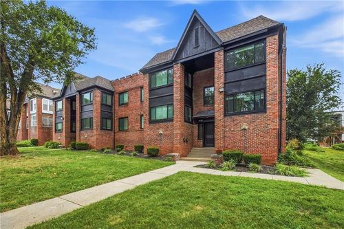 4335 Mercier St, Kansas City, MO, 64111-4214 | Card Image
