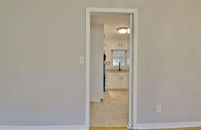 4710 Navaho Cir, House other with 3 bedrooms, 2 bathrooms and null parking in South Fulton GA | Image 7