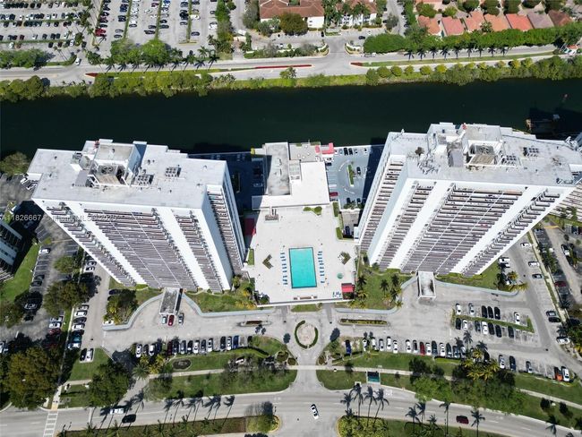 APT-1906 - 3675 N Country Club Dr, Condo with 2 bedrooms, 2 bathrooms and null parking in Aventura FL | Image 28