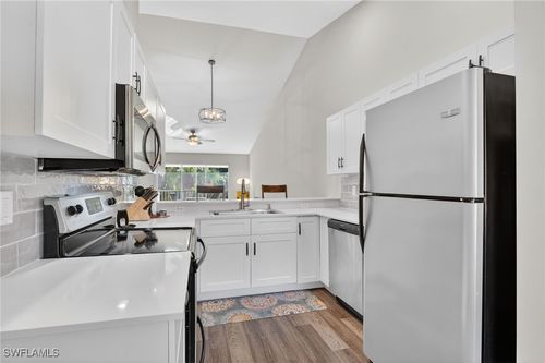 201-209 Robin Hood Cir, NAPLES, FL, 34104-9418 | Card Image