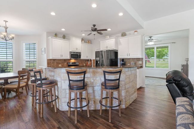 30112 Twin Creek Dr, House other with 3 bedrooms, 2 bathrooms and 6 parking in Georgetown TX | Image 6