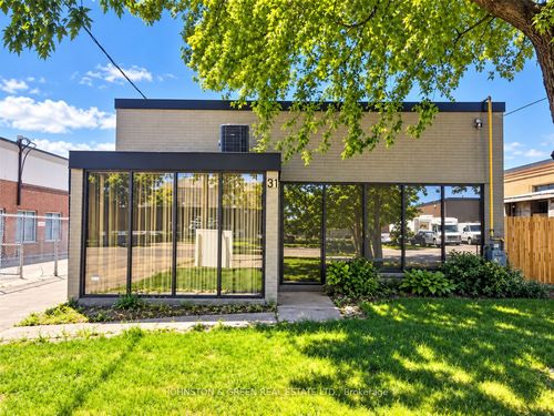 31 Jutland Rd, Etobicoke, ON, M8Z2G6 | Card Image