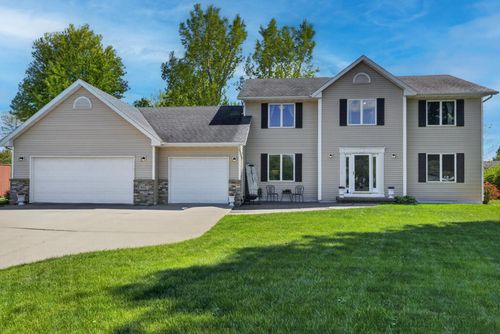 905 Horizon Cir, Belle Plaine, MN, 56011-1135 | Card Image