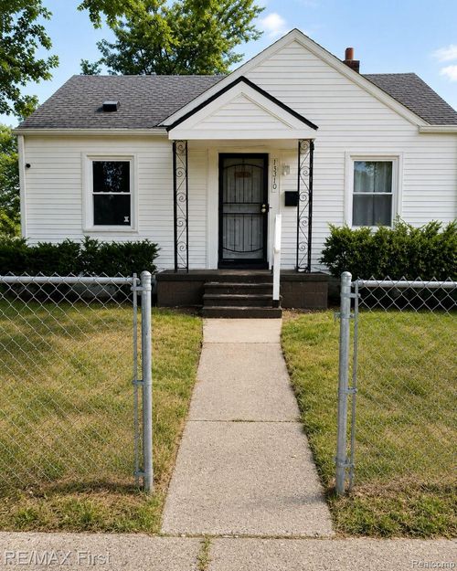 15310 Novara St, Detroit, MI, 48205-2530 | Card Image