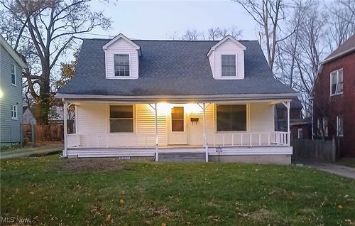 288 Granada Ave, Youngstown, OH, 44504-1820 | Card Image